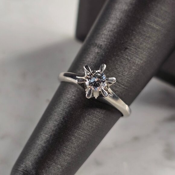 Womens Vintage Estate Platinum Diamond Ring 5.6g E7975